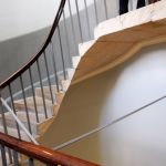 Cantilever stairs