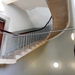 Cantilever stairs