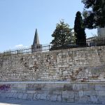 Defensive battlements