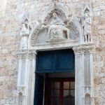 Front door to a 7-11