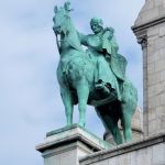 Crusader above Sacreé-Coeur