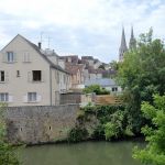 Fortress wall on the Eure River