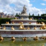 Lots of gold leaf fountains