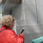 Ellen texting Oscar Wilde