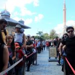 Lines to Topkapi Palace