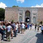 Line to get into the palace